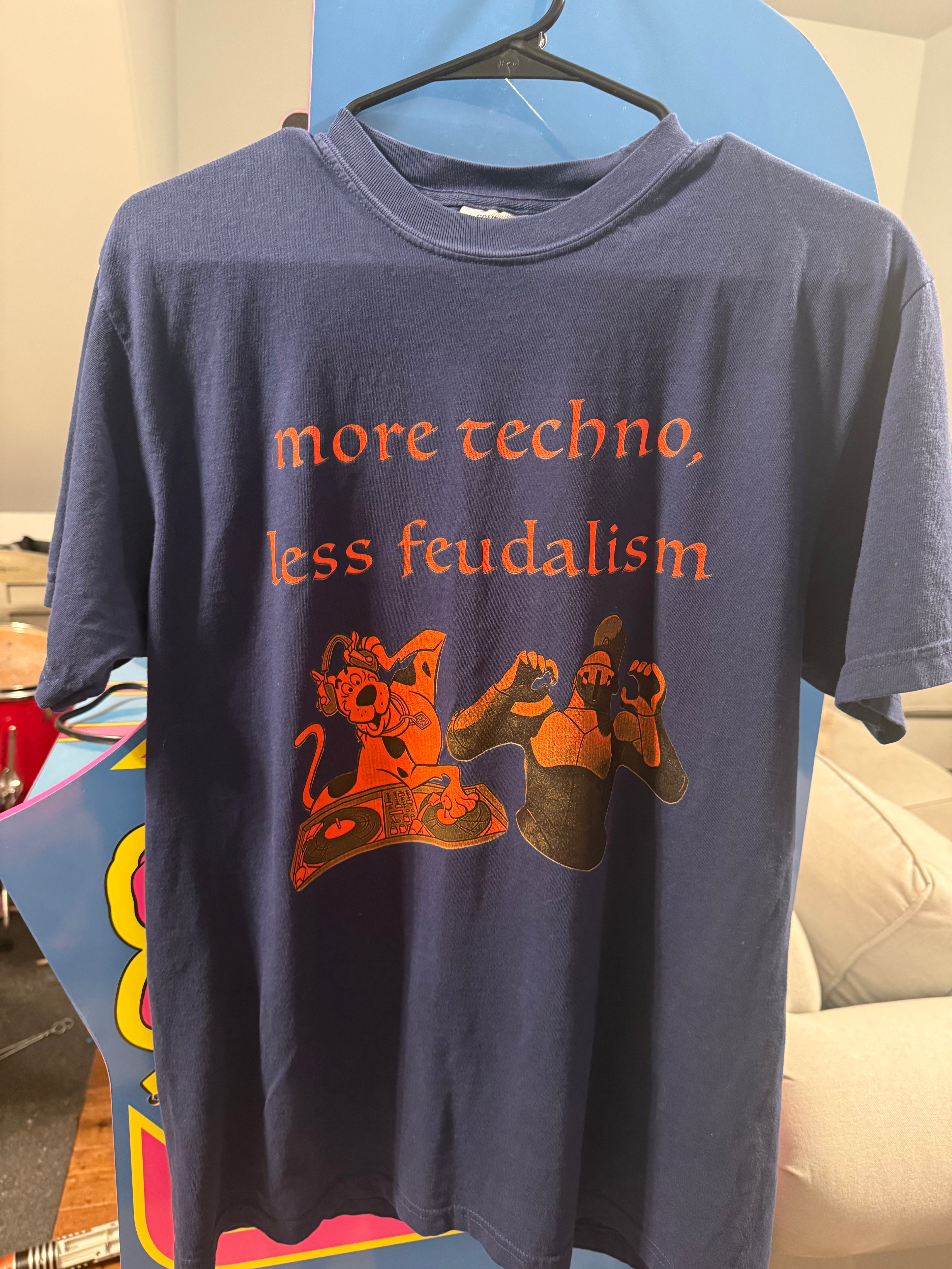 more techno, less feudalism - retro two-tone (comfort colors)